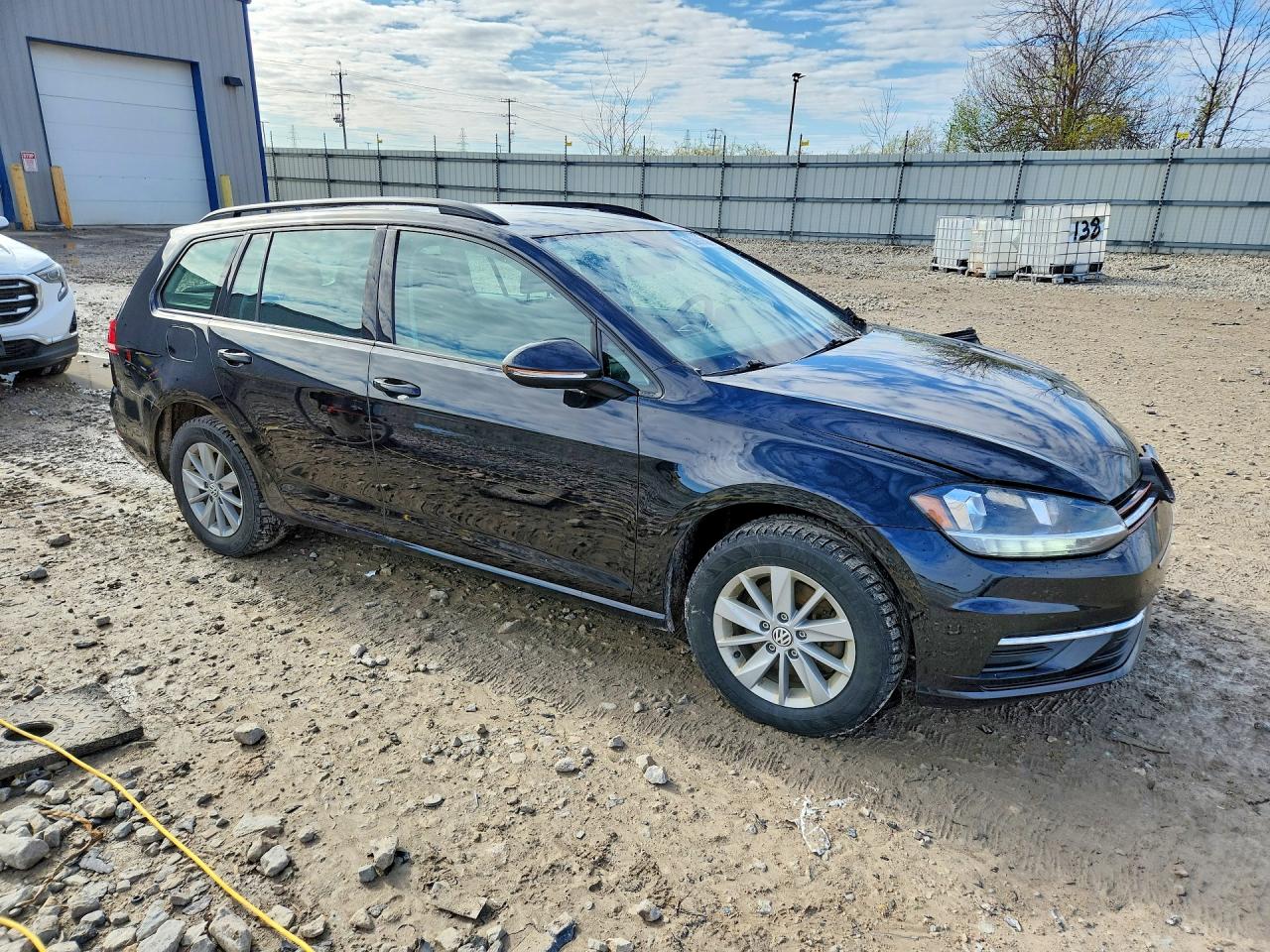 2018 VOLKSWAGEN Golf VIN 3VWD17AU2JM763366 photo 4