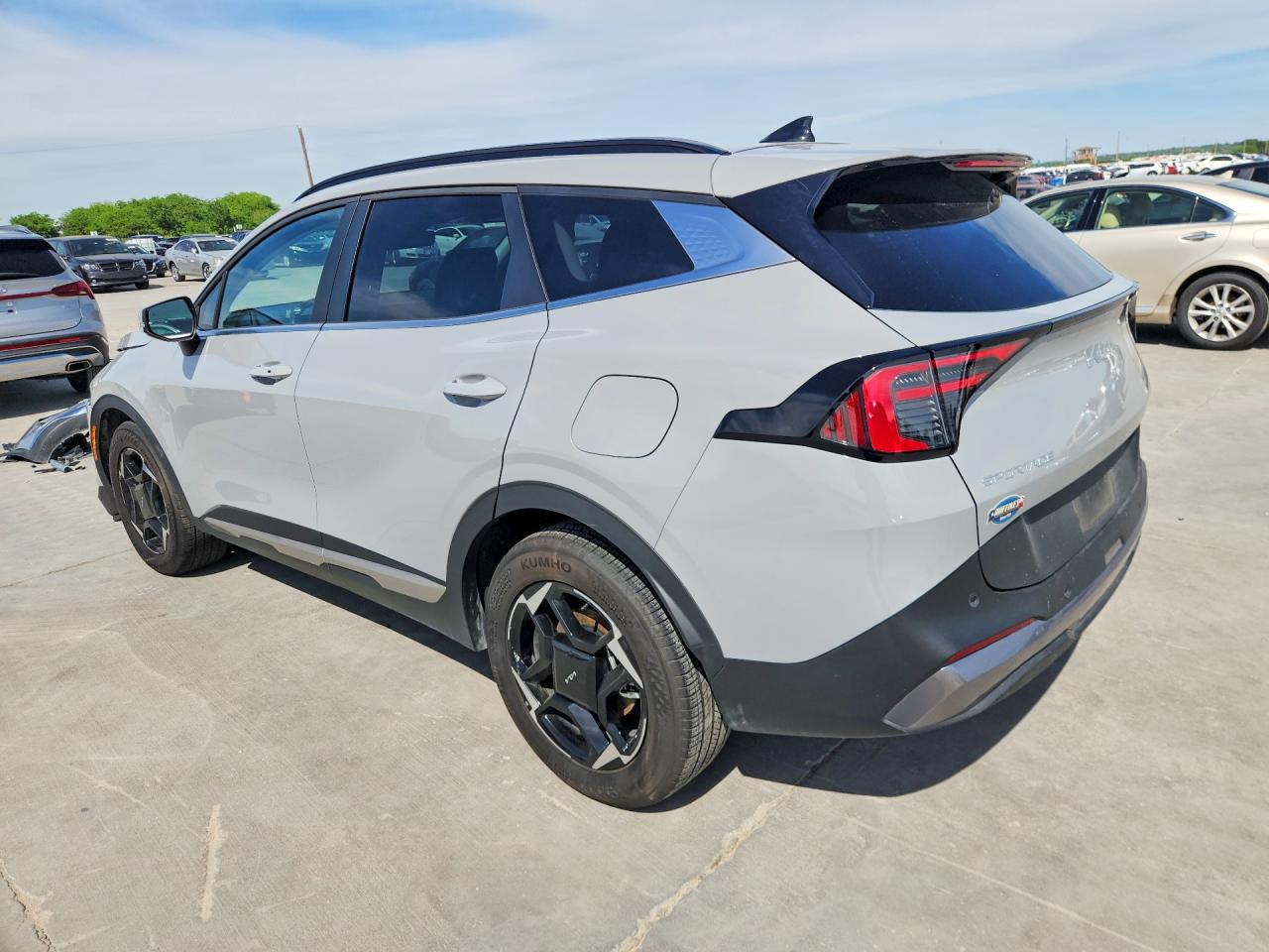 2026 Kia Sportage VIN 5XYK33DF2TG366671 photo 2