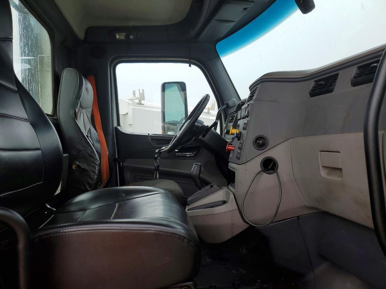 2017 PETERBILT All other VIN 1XPBA48X6HD428995 photo 5