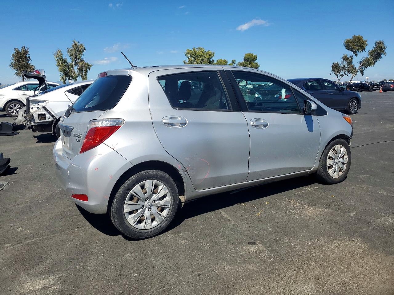 2014 Toyota Yaris VIN VNKKTUD37EA012280 photo 3