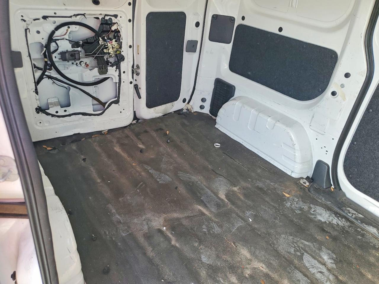 2015 Nissan Nv200 VIN 3N6CM0KN9FK713665 photo 10