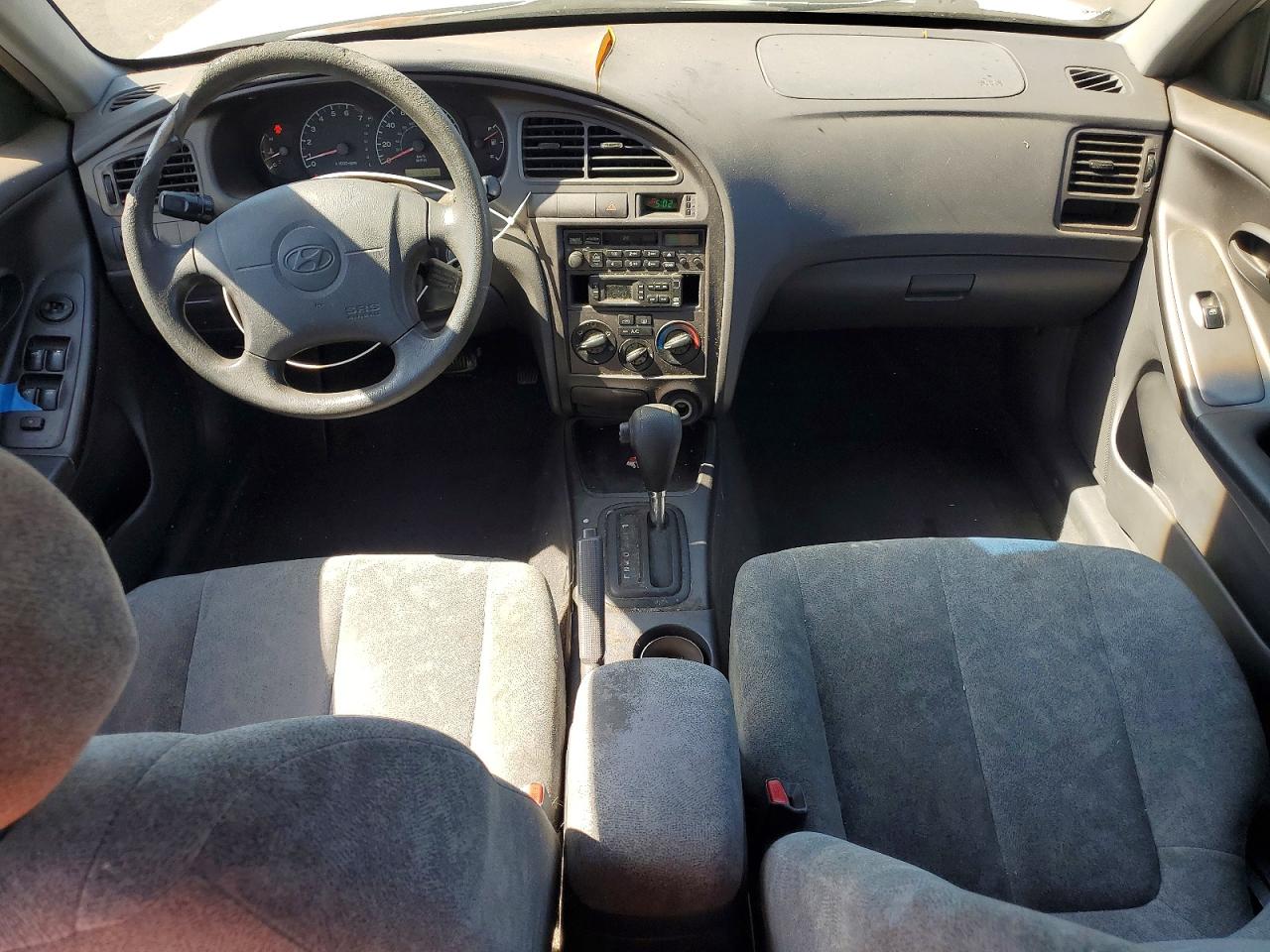 2002 Hyundai Elantra VIN KMHDN45D52U405641 photo 8