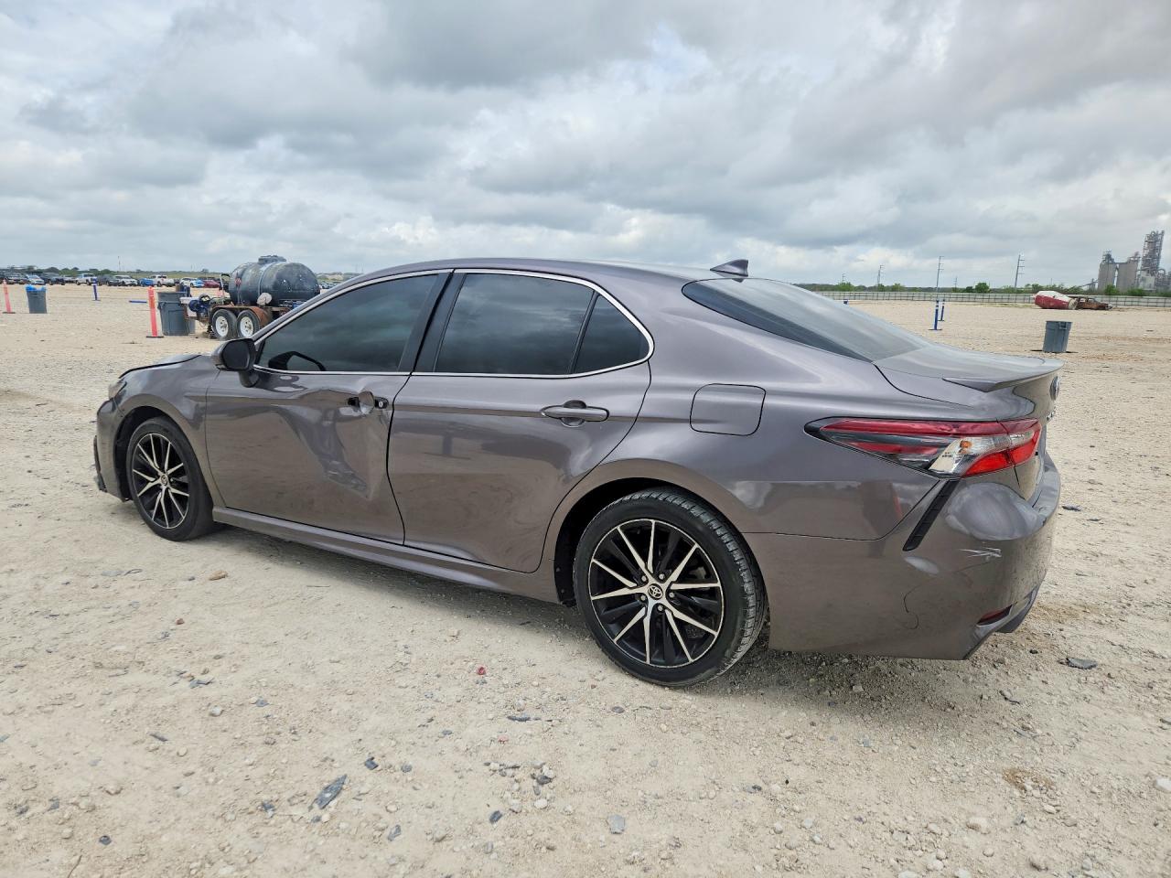 2022 TOYOTA Camry VIN 4T1G11AK3NU060755 photo 2