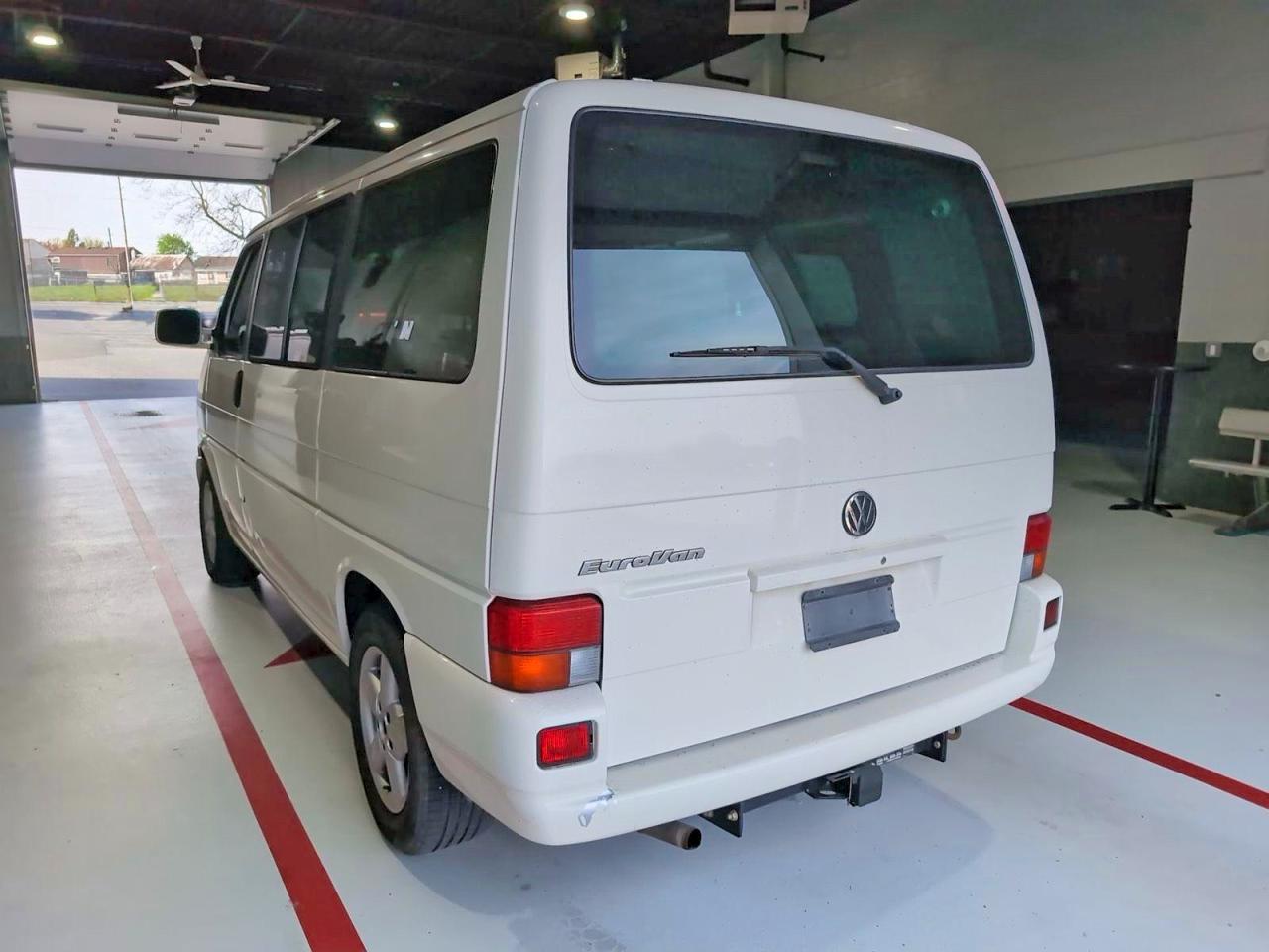 2002 Volkswagen Eurovan VIN WV2KB47042H065049 photo 3