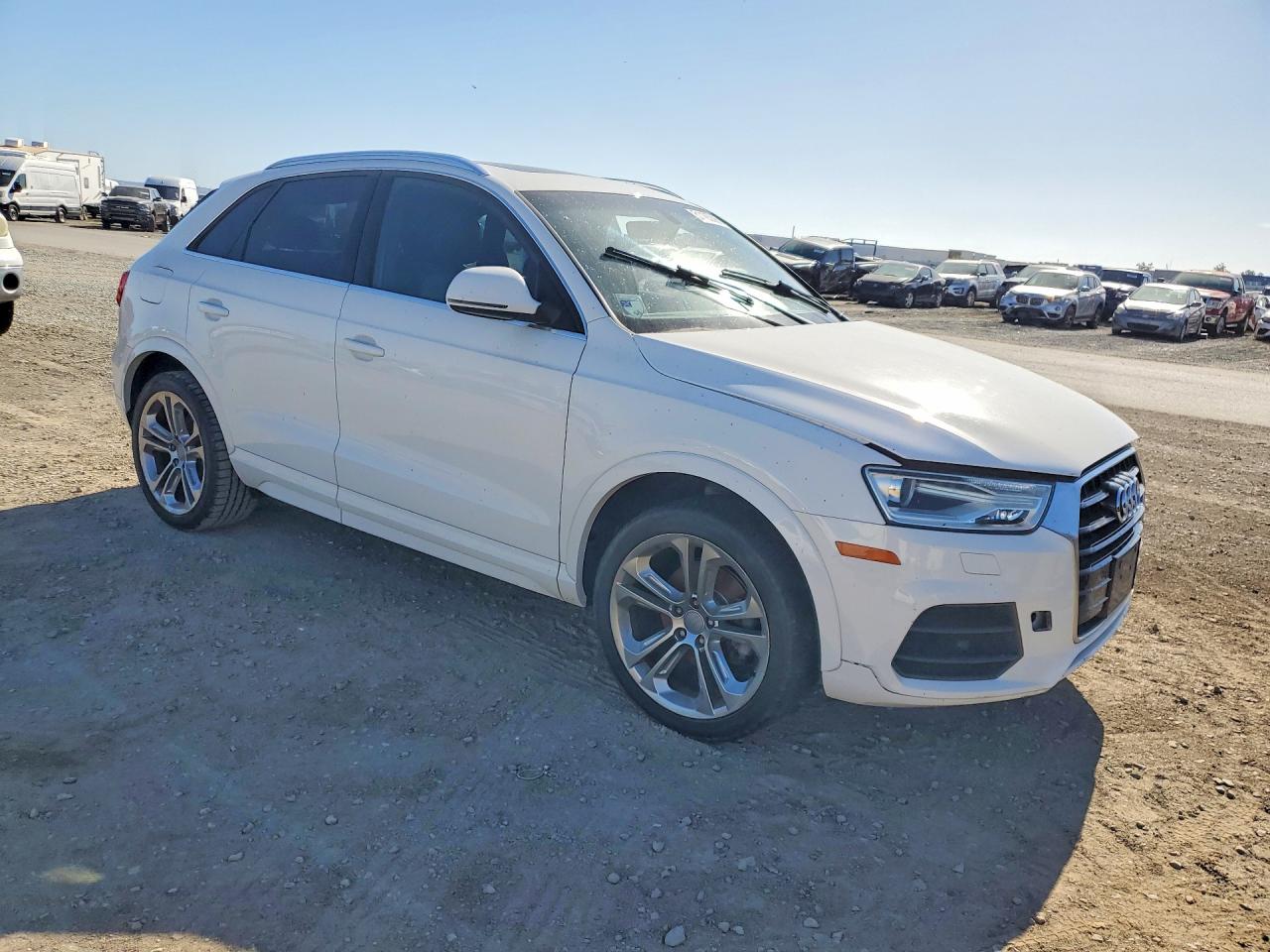 2016 Audi Q3 VIN WA1BFCFSXGR011394 photo 4