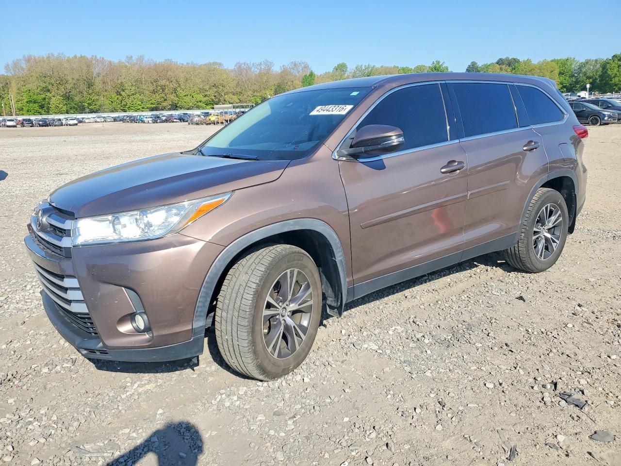 2019 Toyota Highlander VIN 5TDBZRFH7KS700663 photo 1
