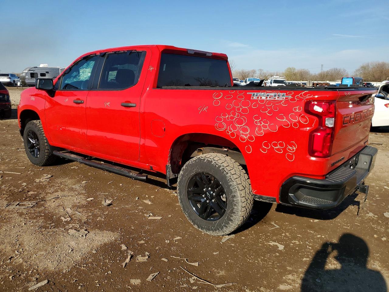 2021 Chevrolet All models VIN 1GCPYCEF7MZ326854 photo 2