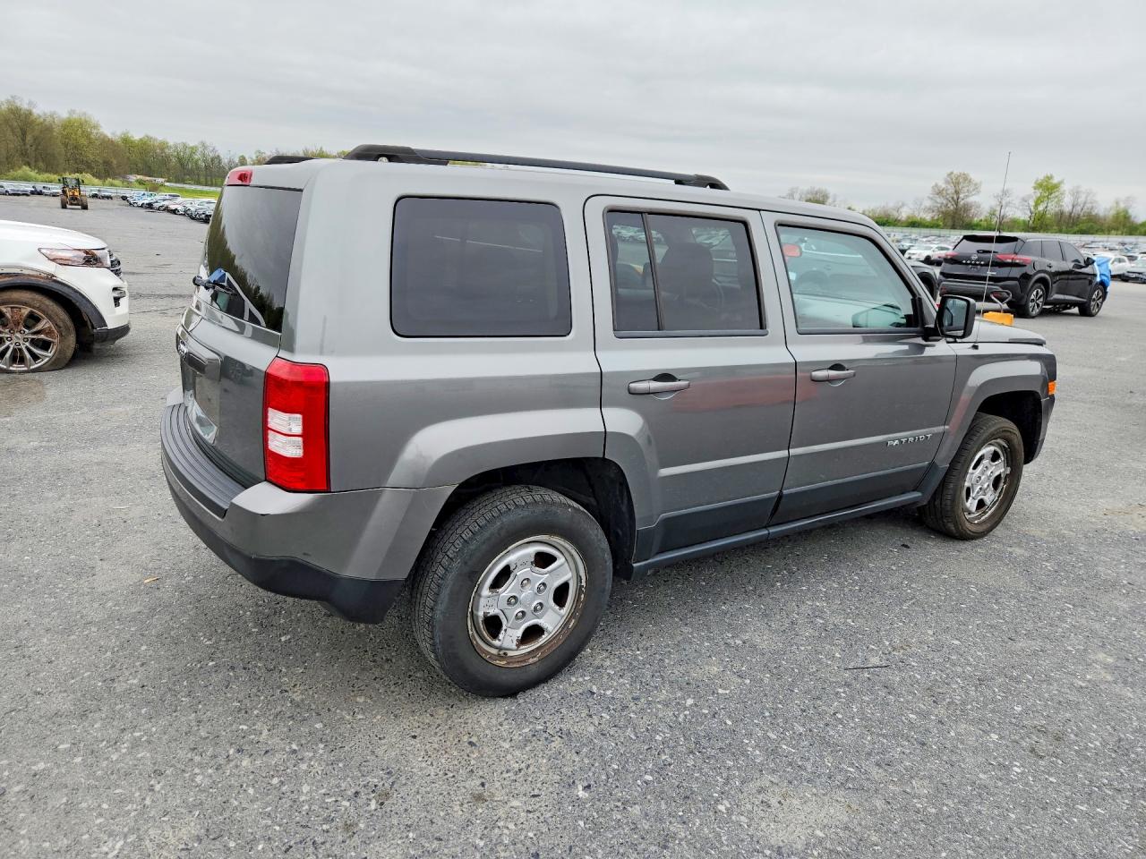 2012 Jeep Patriot VIN 1C4NJRBB1CD717042 photo 3