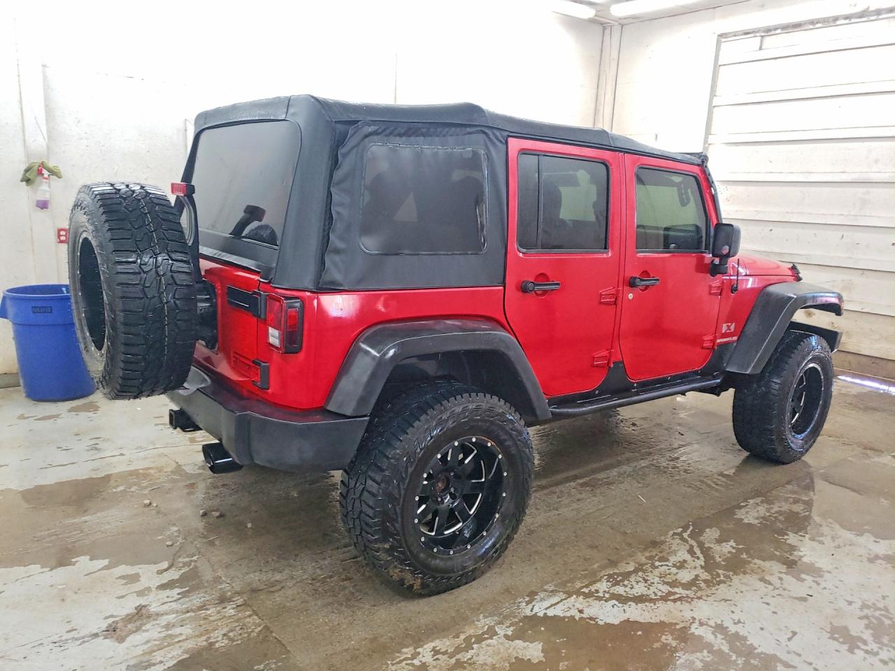 2009 Jeep Wrangler / VIN 1J4GA39179L728851 photo 3