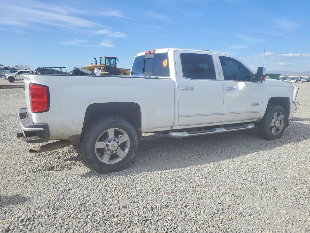 2015 CHEV Silverado VIN 1GC1KXE85FF580051 photo 3