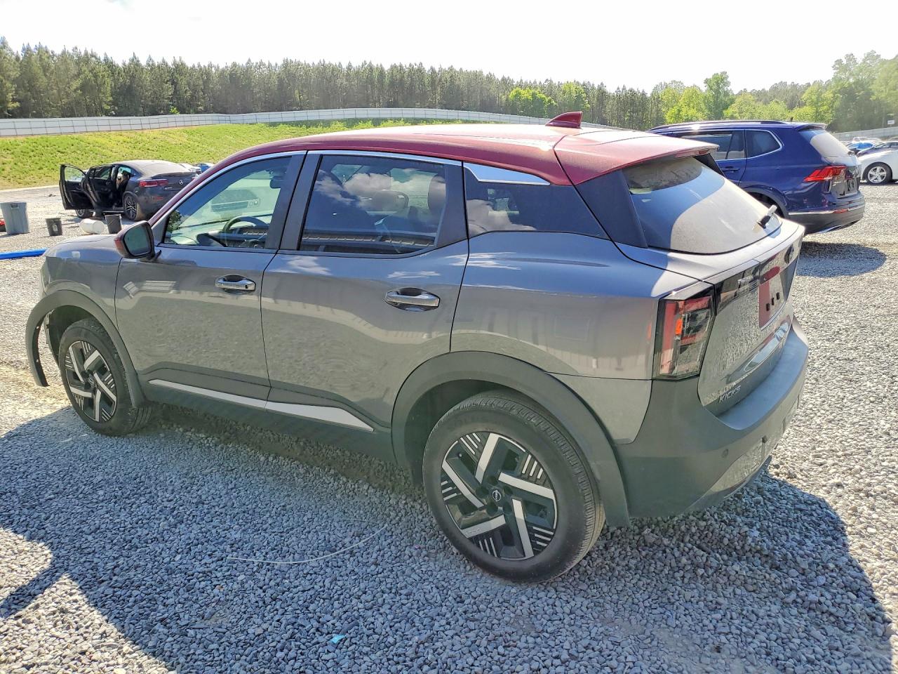 2025 Nissan Kicks VIN 3N8AP6CA5SL438871 photo 2