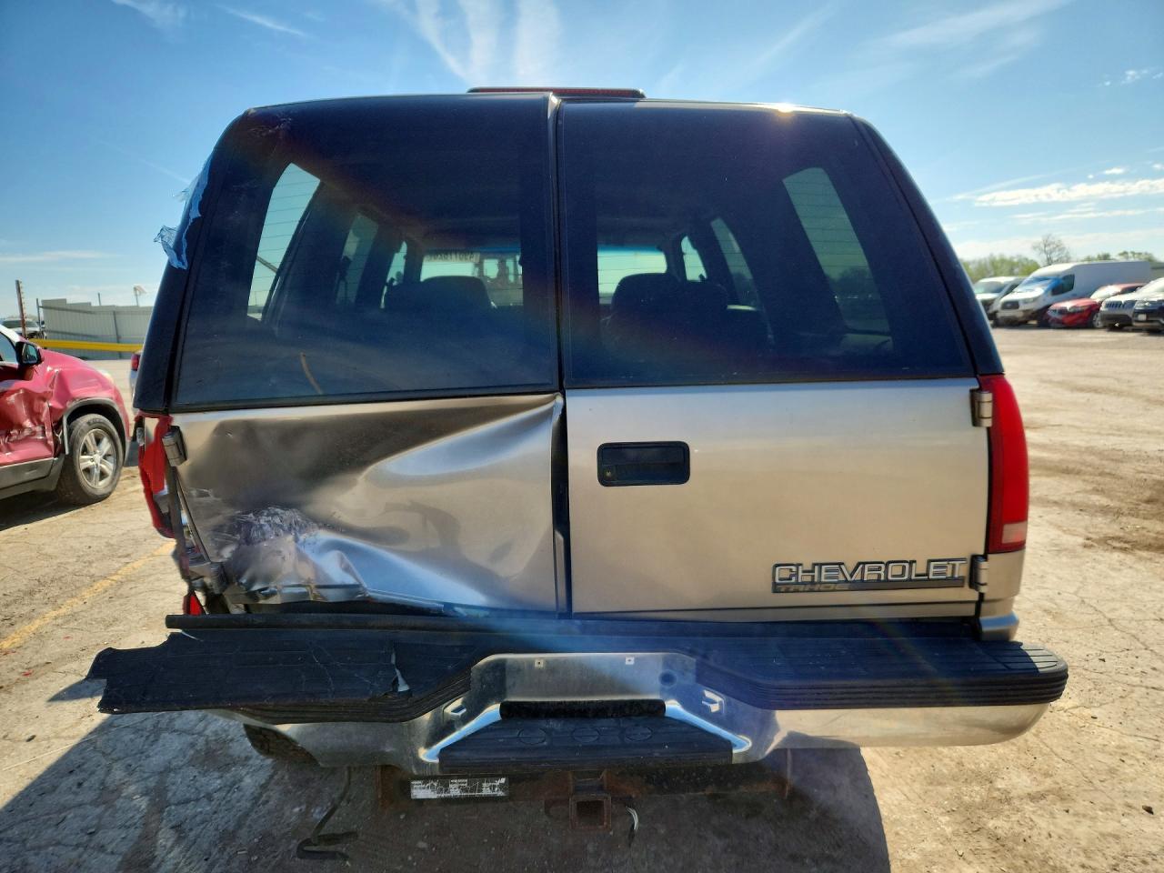 1999 Chevrolet Tahoe VIN 1GNEK13R4XR102284 photo 6