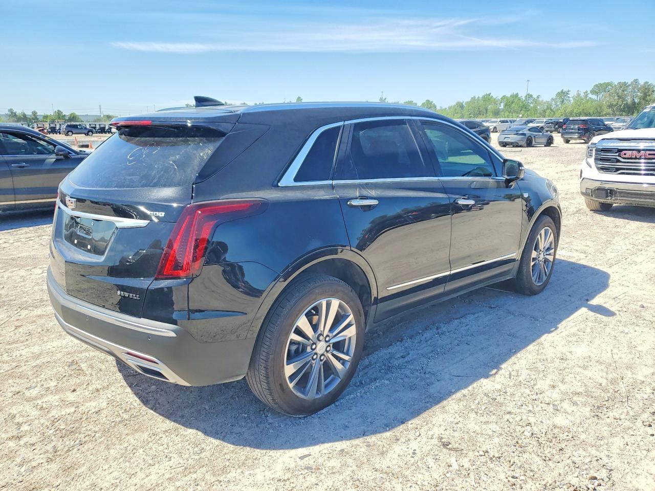 2022 Cadillac Xt5 VIN 1GYKNDRS3NZ103173 photo 3