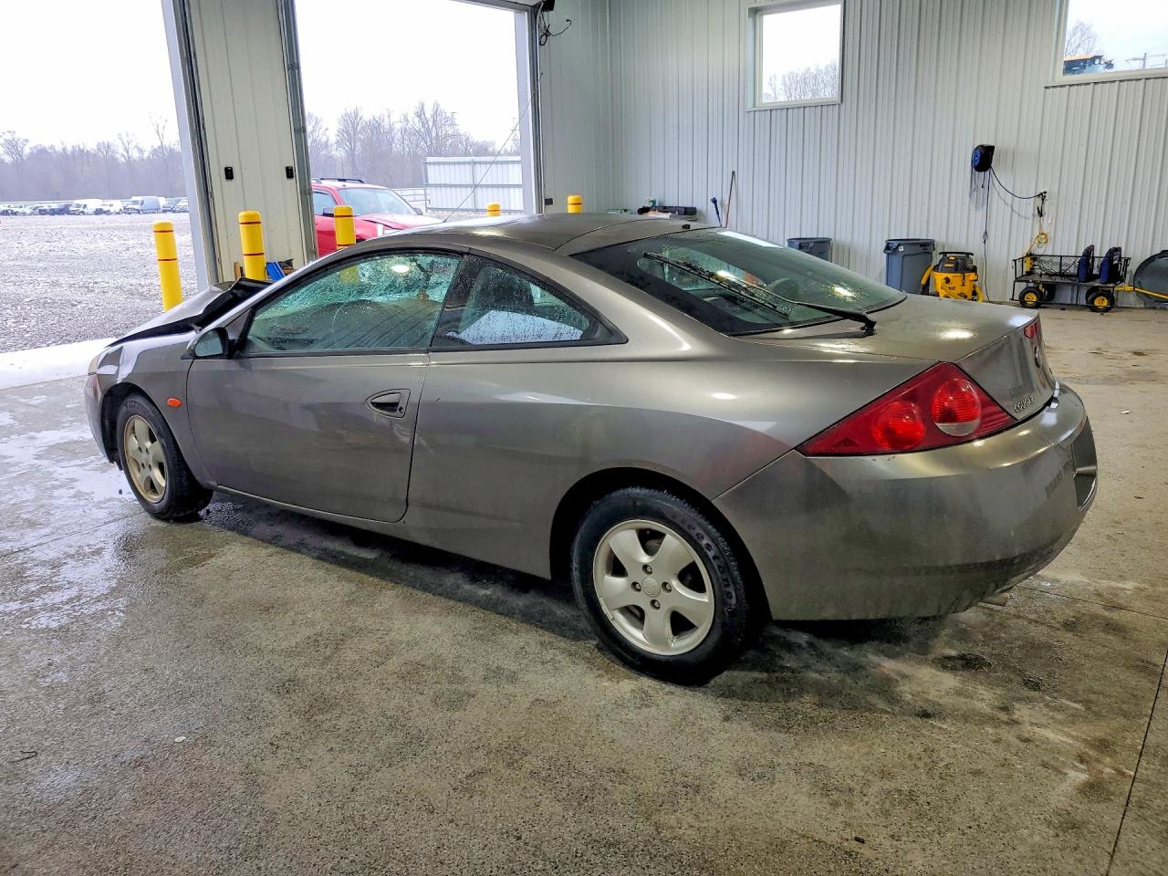 2001 Mercury Cougar VIN 1ZWFT61L815616197 photo 2