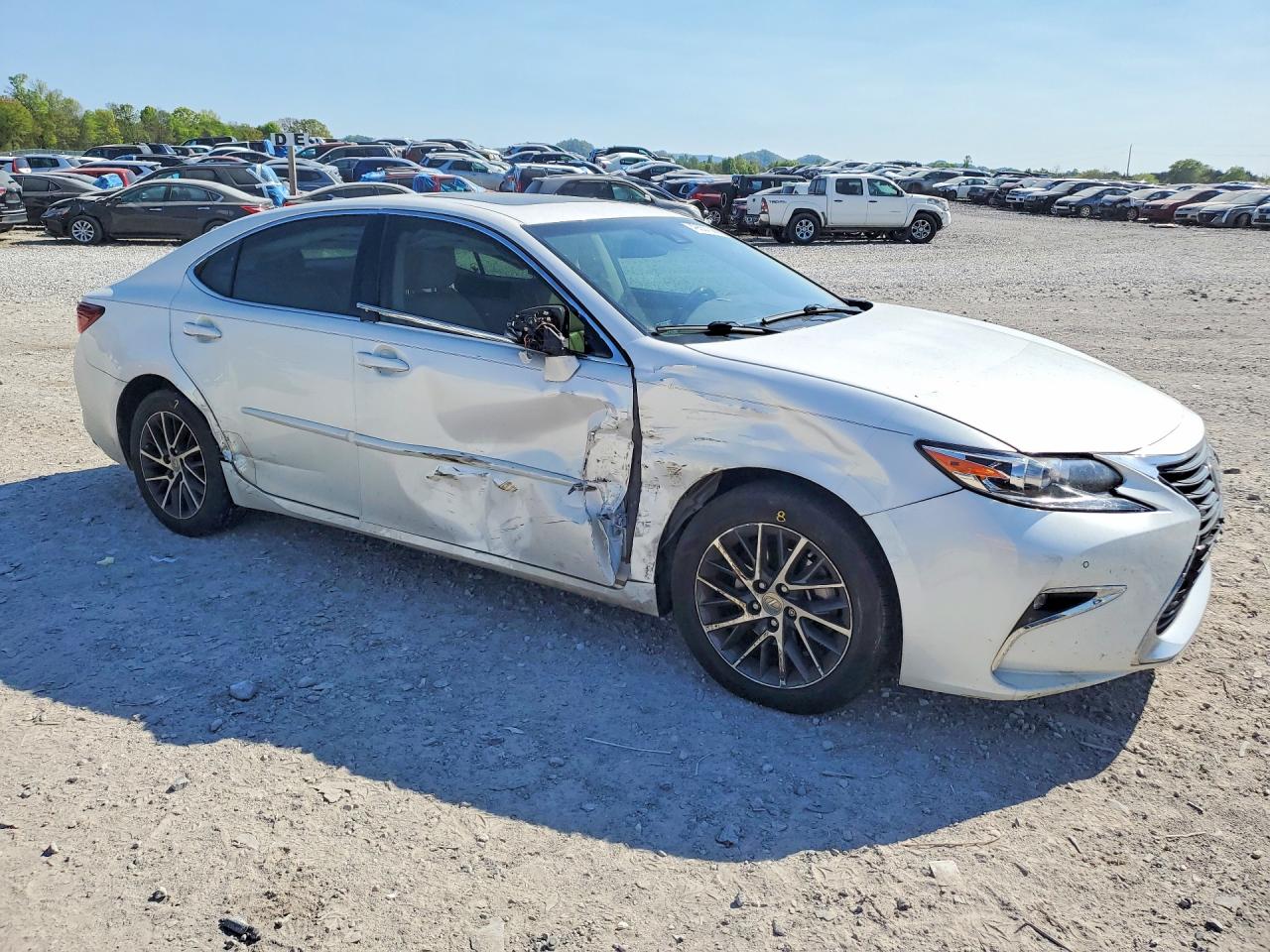 2016 Lexus ES350 VIN JTHBK1GG8G2239580 photo 4
