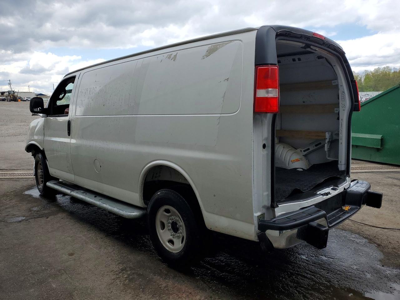2025 GMC Savana VIN 1GTW7AFP6S1174572 photo 2