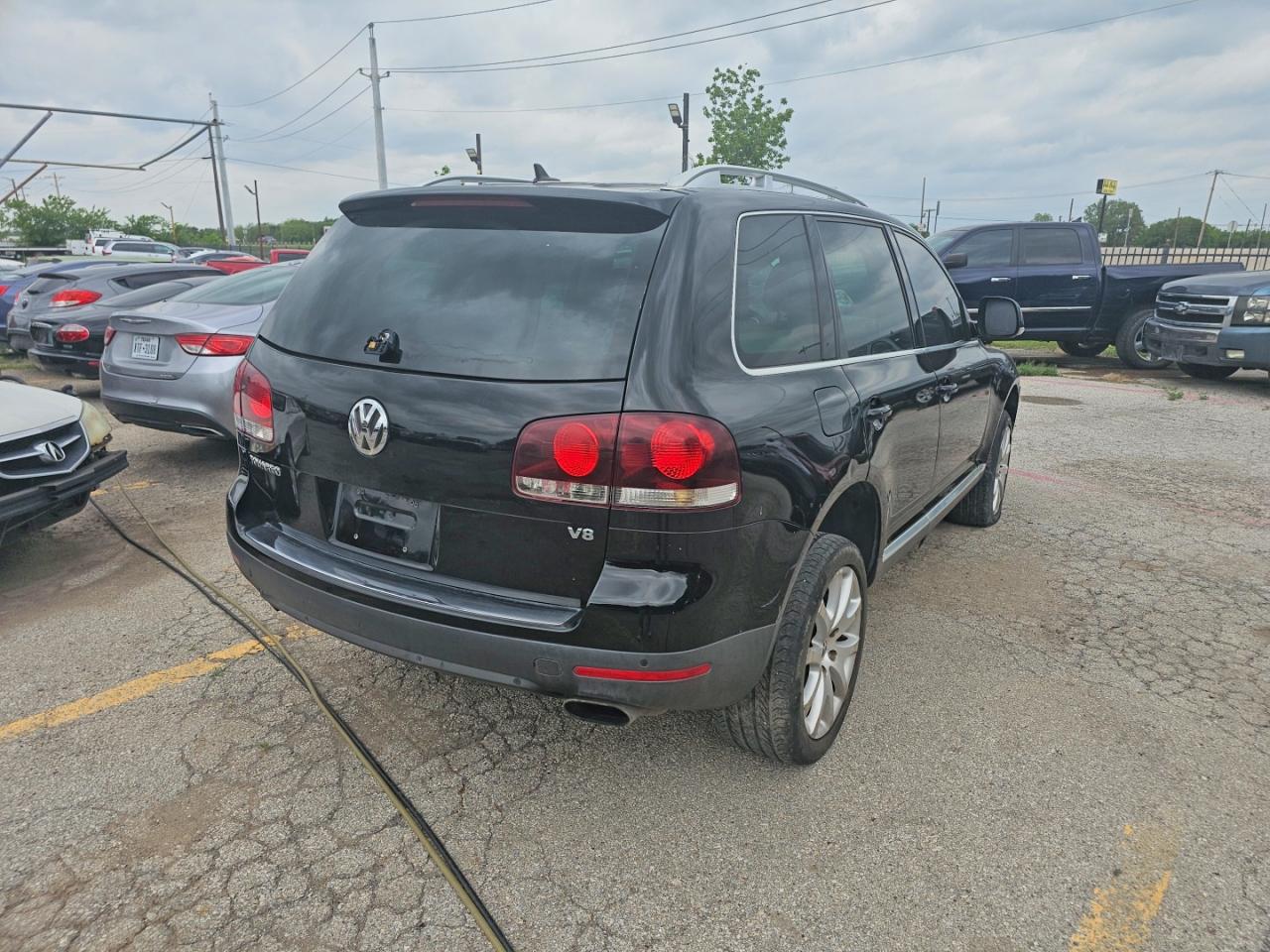 2008 Volkswagen Touareg VIN WVGCB77L18D060577 photo 4