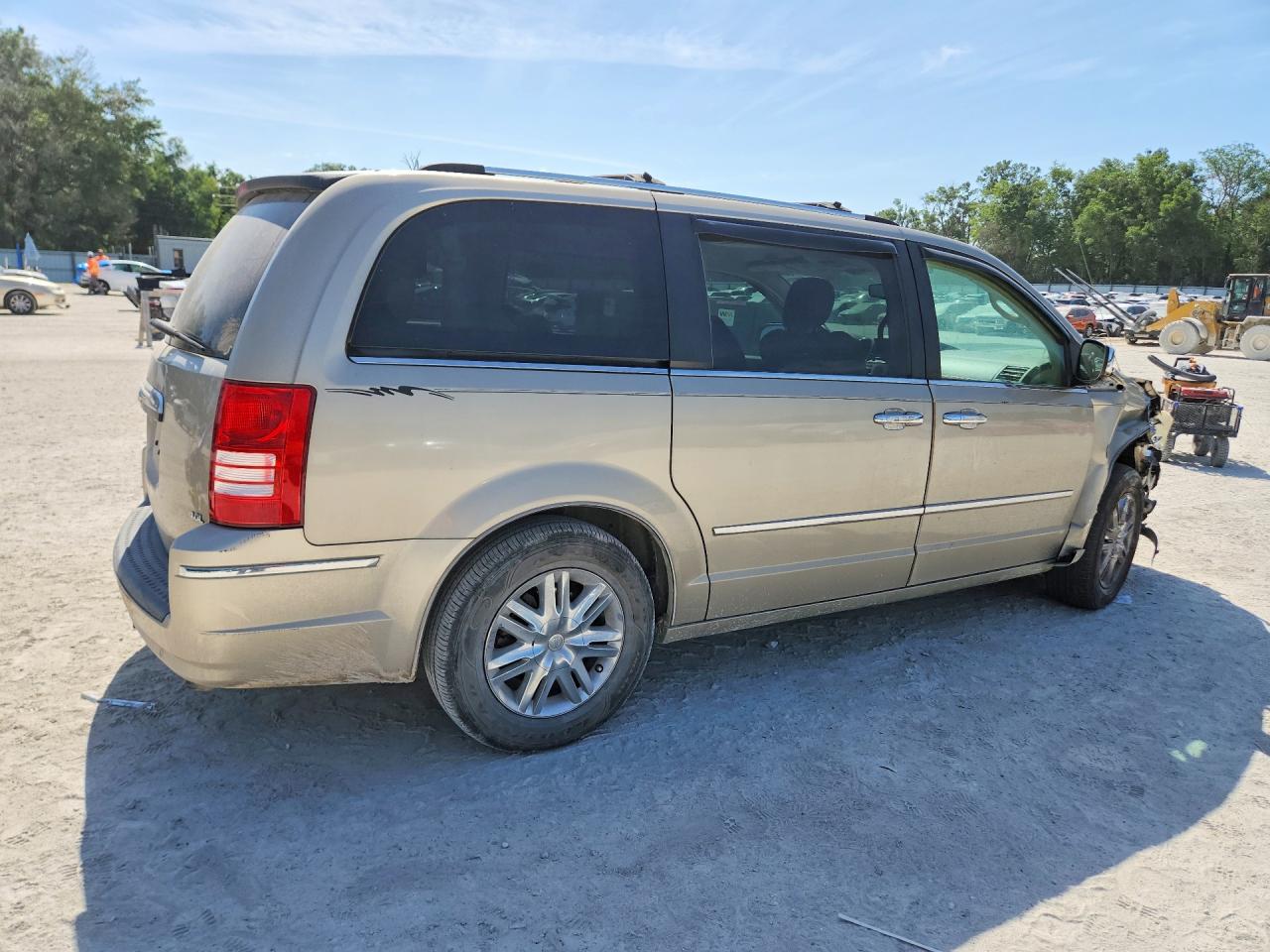 2008 Chrysler Minivan VIN 2A8HR64XX8R689557 photo 3