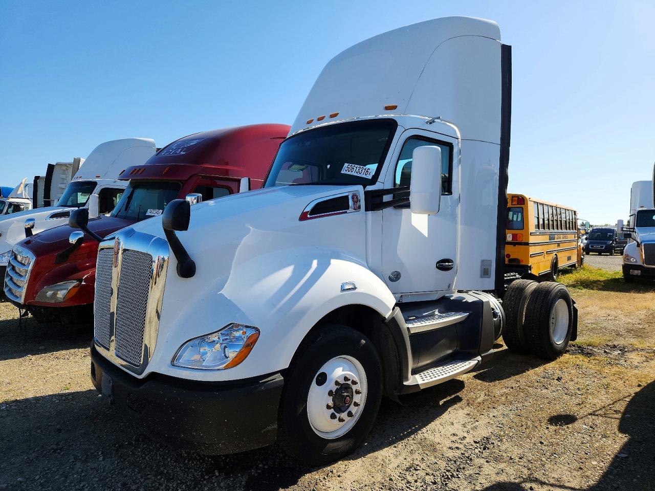 2016 KENWORTH All other VIN 1XKYA48X9GJ496644 photo 2