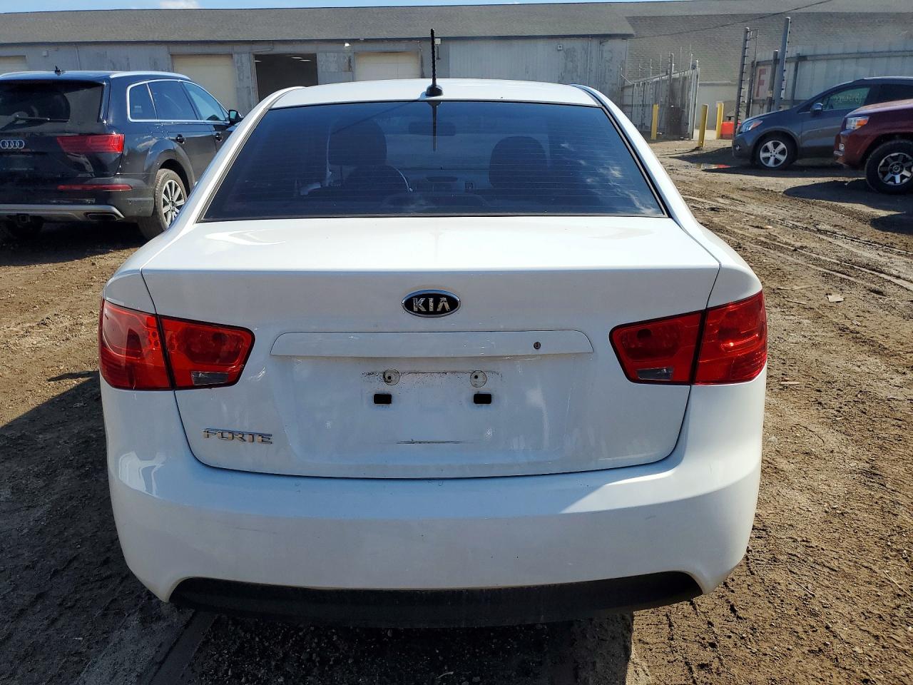2013 Kia Forte VIN KNAFT4A24D5738589 photo 6