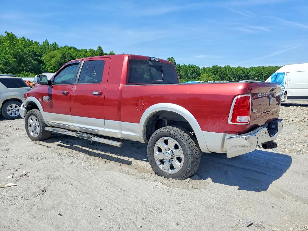 2015 Ram 3500 VIN 3C63R3ML0FG702680 photo 2