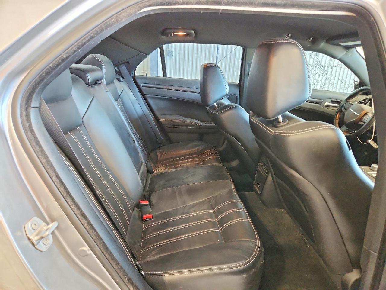 2016 Chrysler 300 VIN 2C3CCAGG6GH183007 photo 10