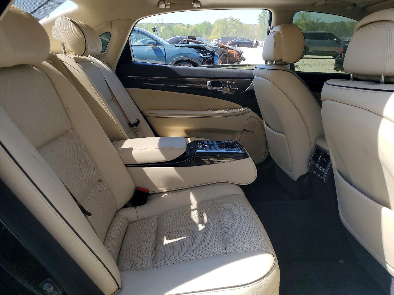 2014 HYUNDAI Equus VIN KMHGH4JH9EU081255 photo 10