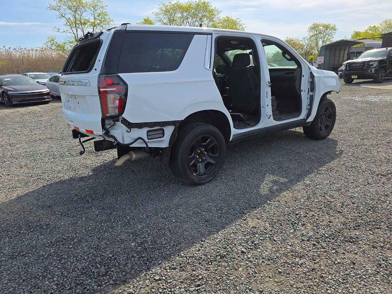 2022 Chevrolet Tahoe VIN 1GNSKLED8NR304848 photo 4