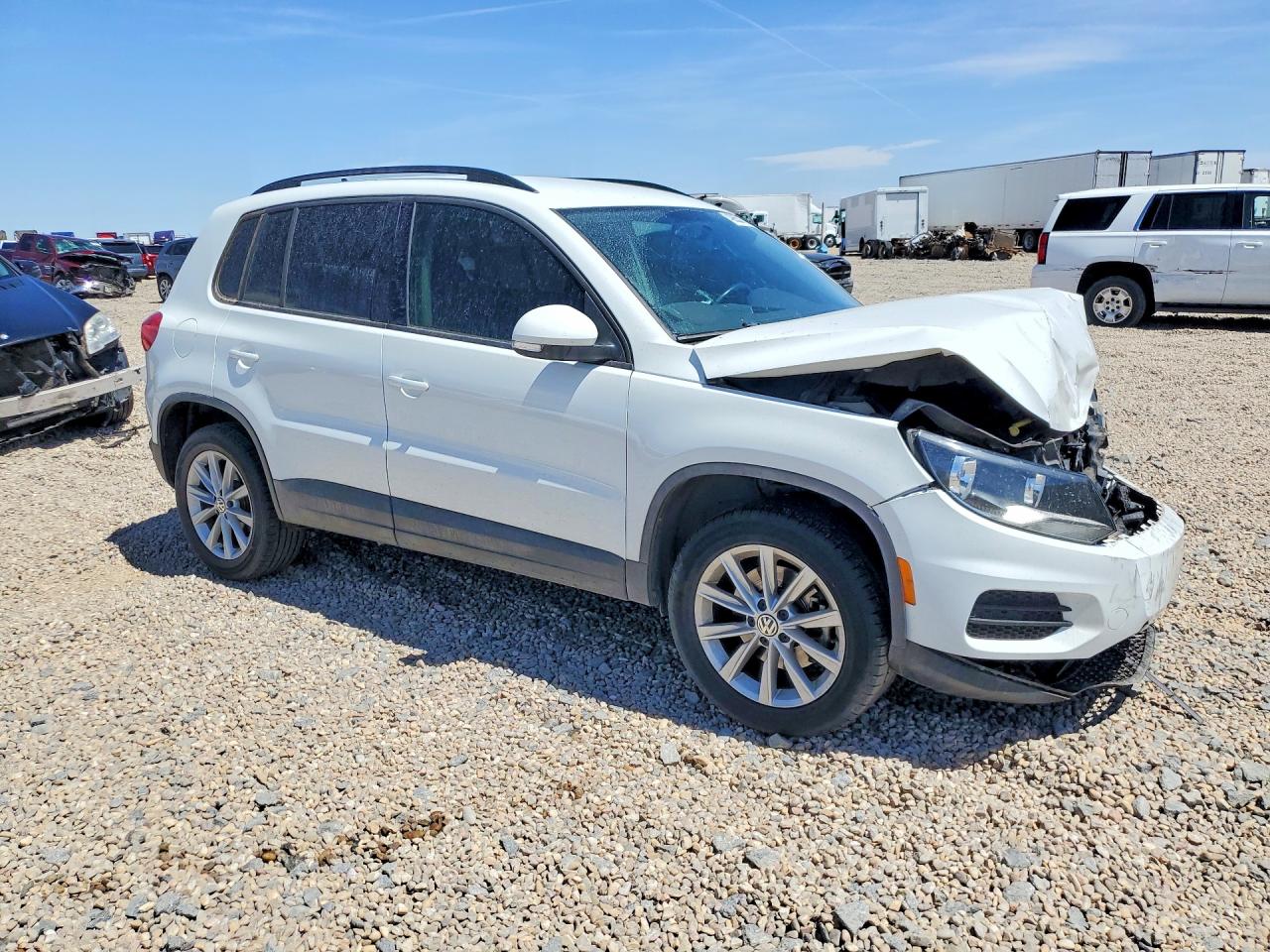 2018 Volkswagen All other VIN WVGAV7AX8JK005247 photo 4