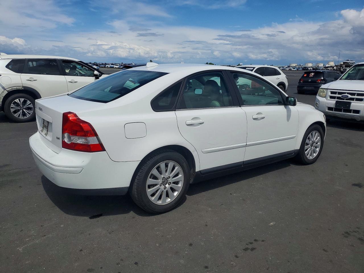 2005 Volvo S40 VIN YV1MS390452101810 photo 3