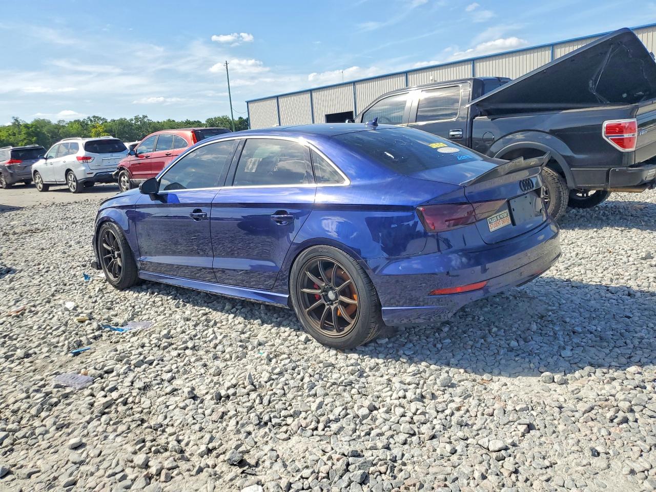 2018 Audi S3 VIN WAUB1GFF5J1094976 photo 2