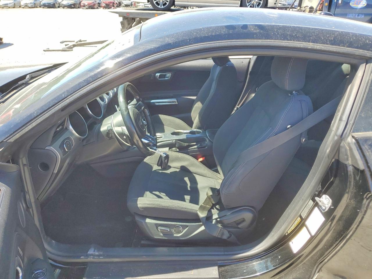 2018 Ford Mustang VIN 1FA6P8TH0J5179396 photo 7