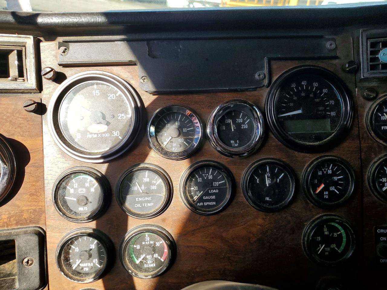 2000 PETERBILT All models VIN 1XPFDU9X0YN481192 photo 8
