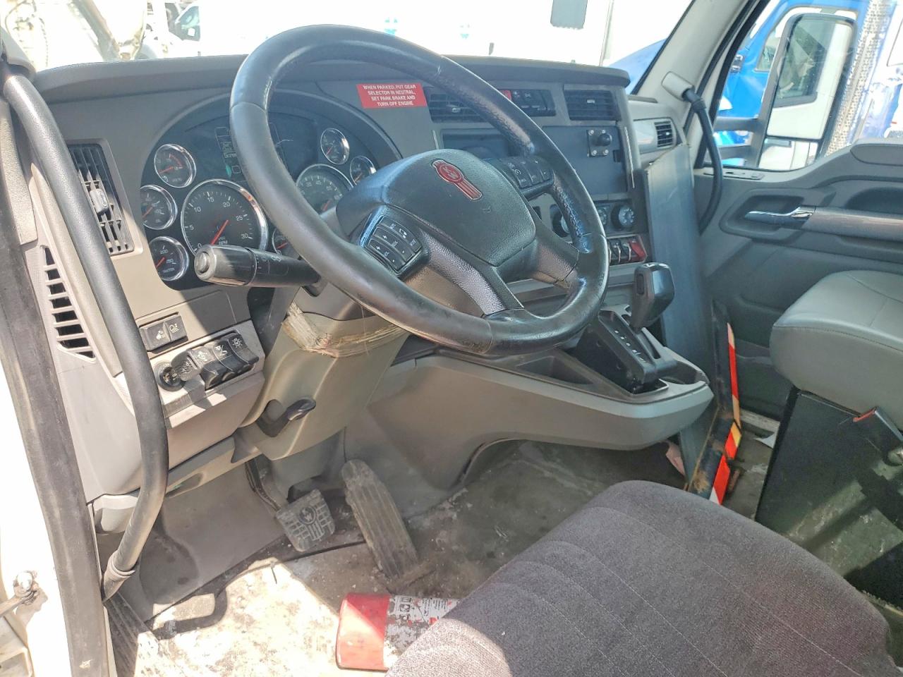 2016 KENWORTH All other VIN 1XKYA48X3GJ496574 photo 9