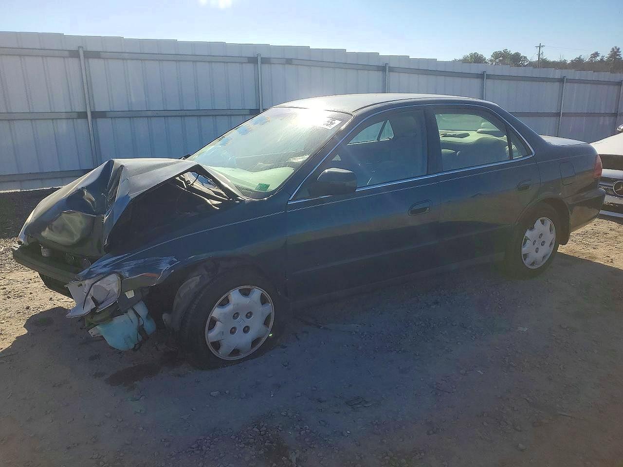 1999 Honda Accord VIN 1HGCG5547XA052636 photo 1