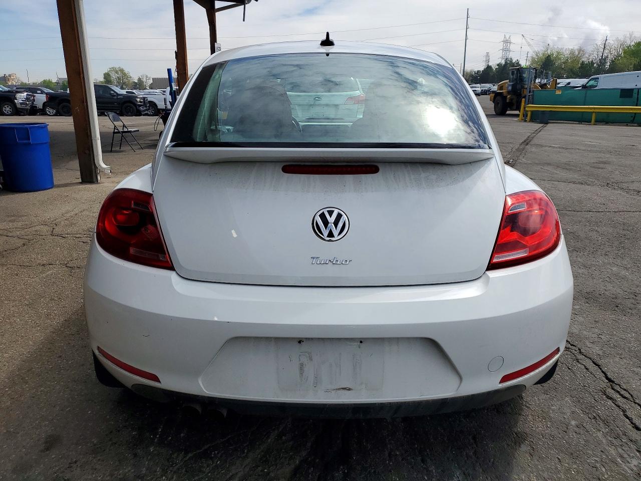 2016 Volkswagen Beetle VIN 3VWF17AT5GM627807 photo 6