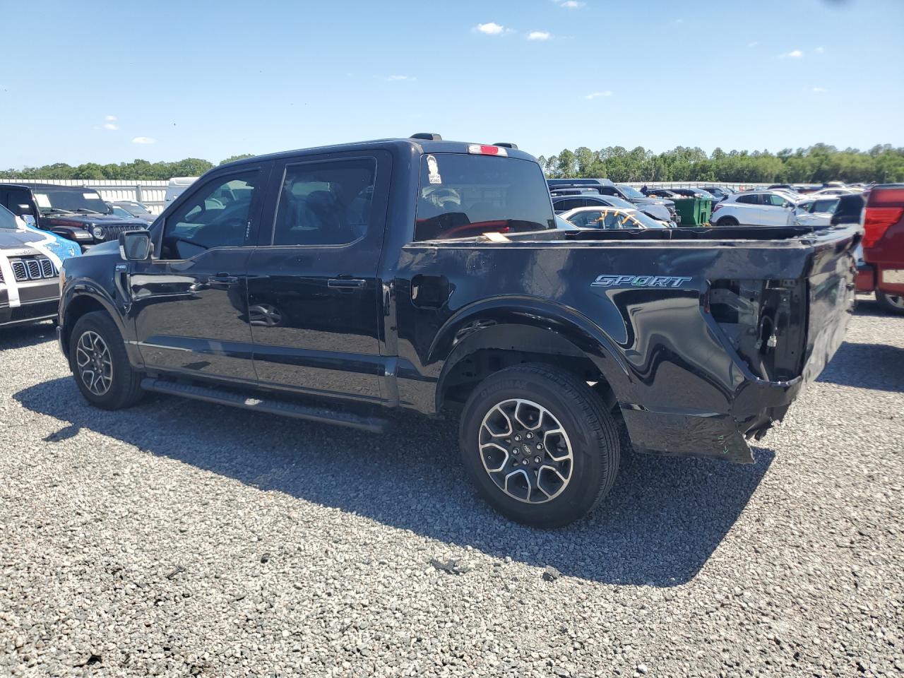 2022 Ford F150 VIN 1FTEW1CP0NFA77989 photo 2