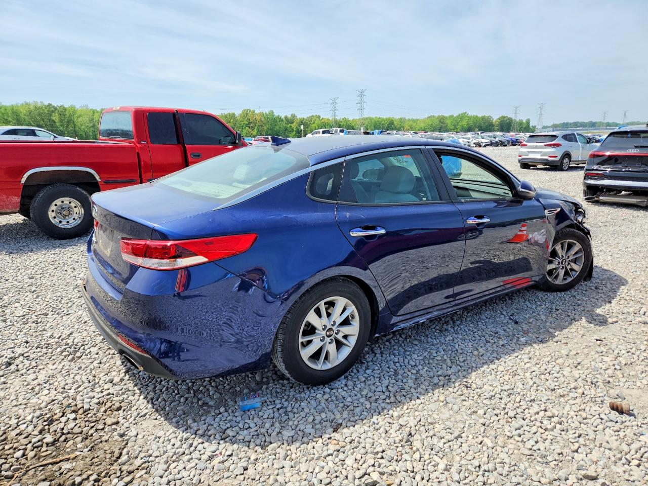 2016 Kia Optima VIN 5XXGT4L35GG115494 photo 3