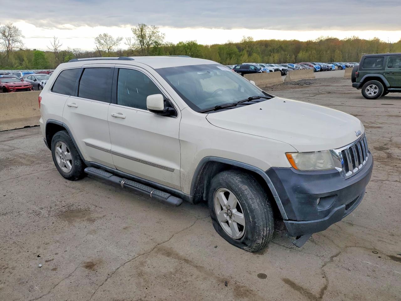 2011 JEEP Cherokee VIN 1J4RR4GG5BC614951 photo 4