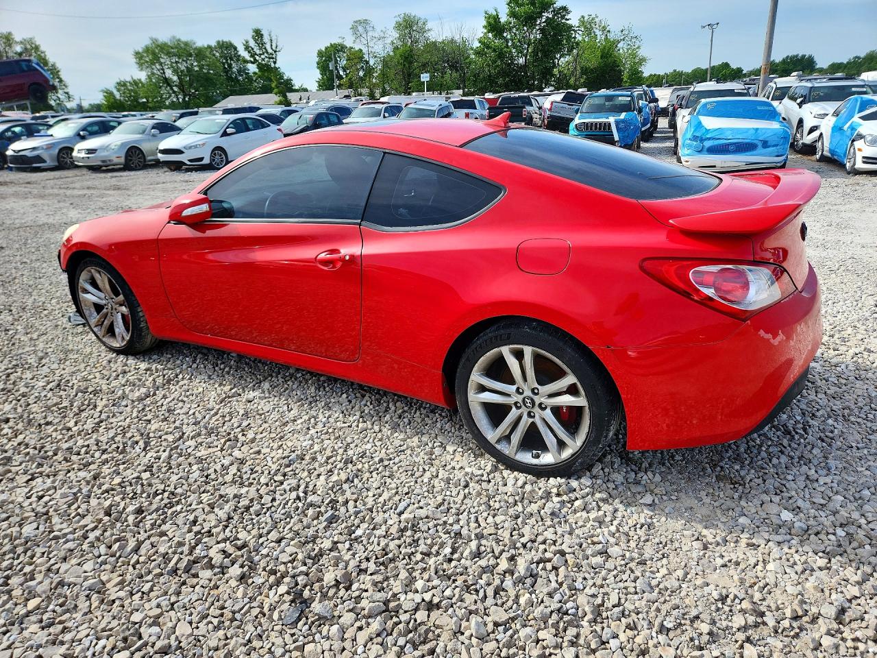 2010 Hyundai Genesis VIN KMHHU6KH9AU013137 photo 2