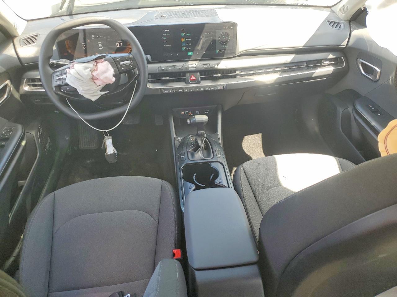 2025 Kia All other VIN 3KPFT4DE3SE109075 photo 8