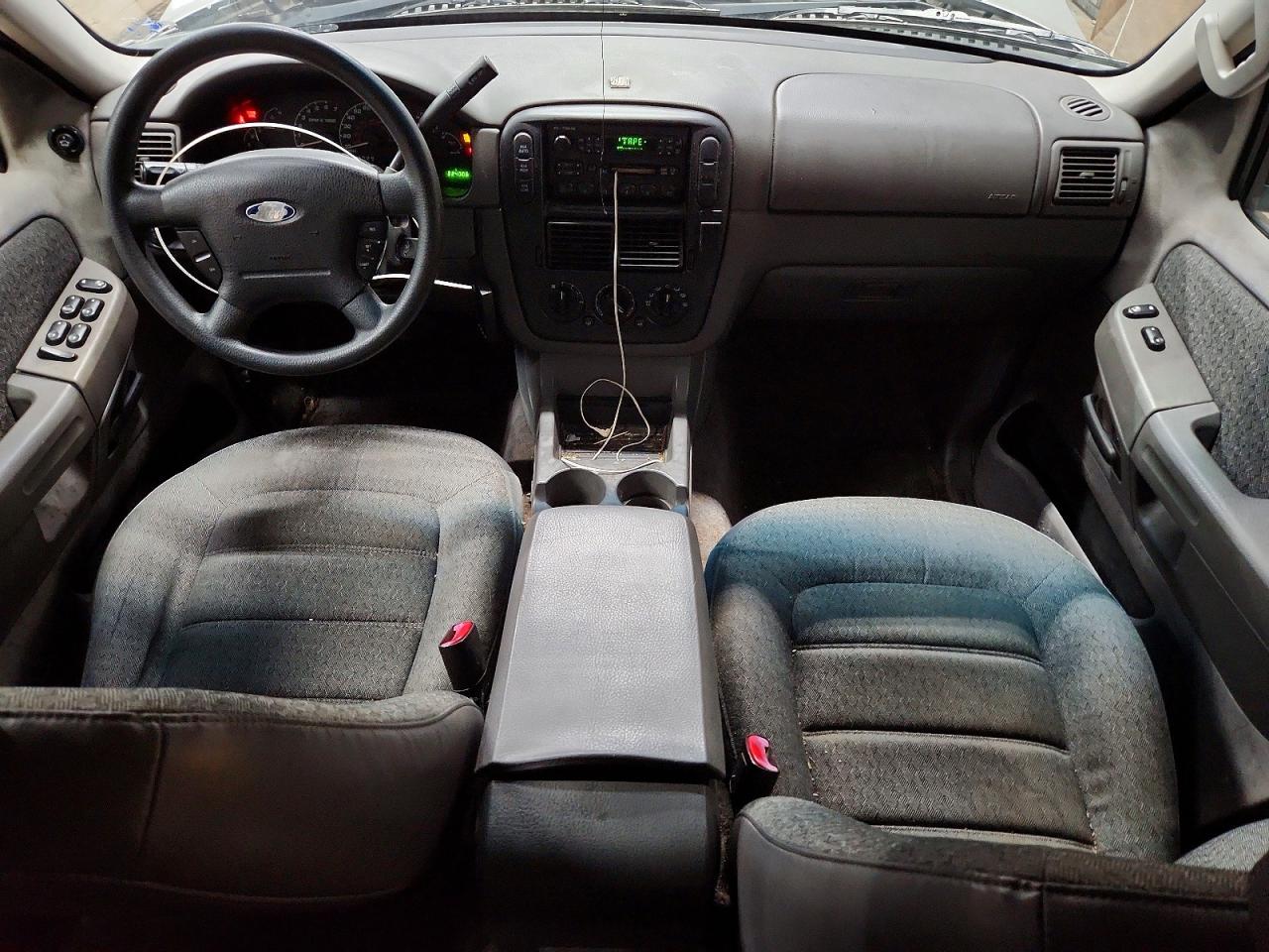 2002 Ford Explorer VIN 1FMZU72K82UD10648 photo 8