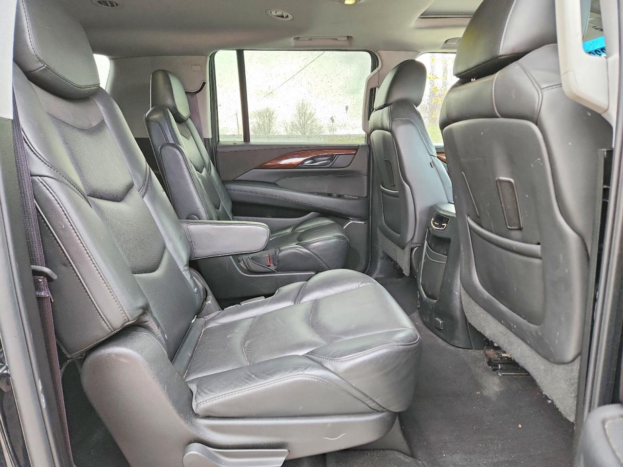 2017 Cadillac Escalade VIN 1GYS3HKJ7HR111084 photo 11