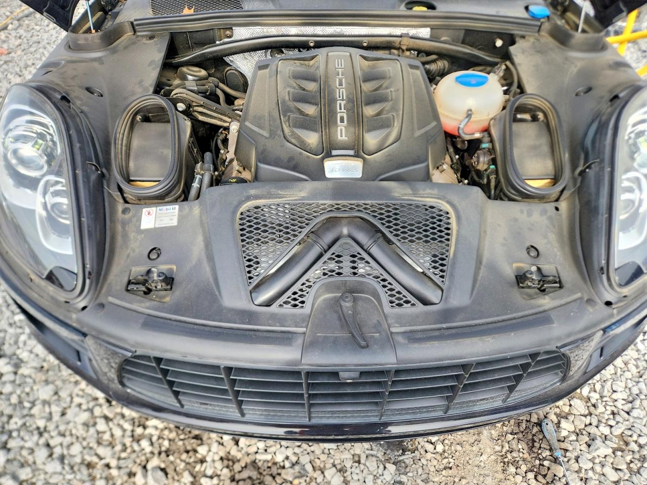 2017 Porsche Macan VIN WP1AB2A5XHLB17792 photo 12