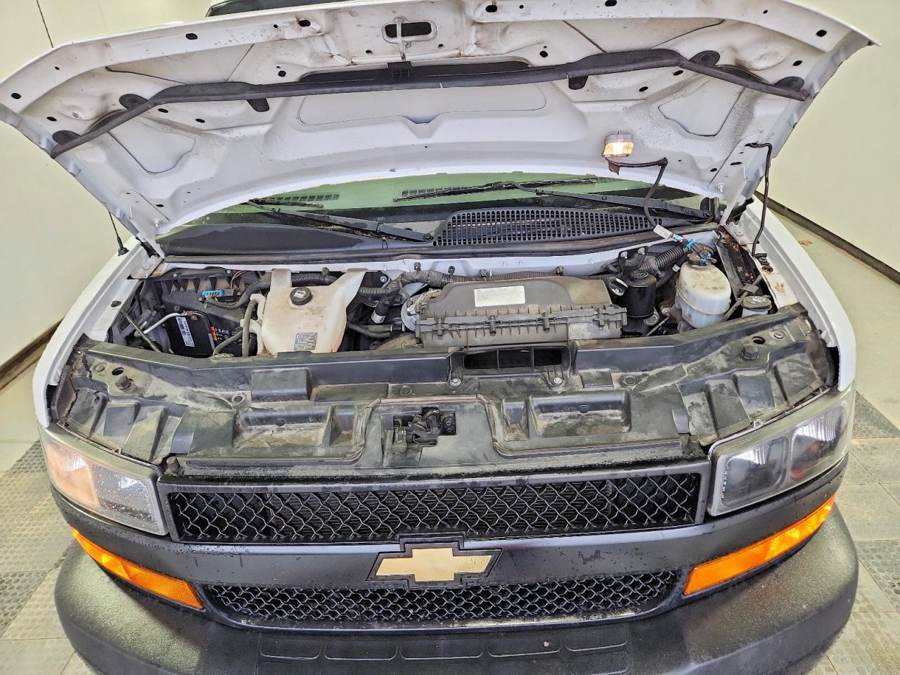 2021 Chevrolet Express VIN 1GCWGAFP8M1207509 photo 12