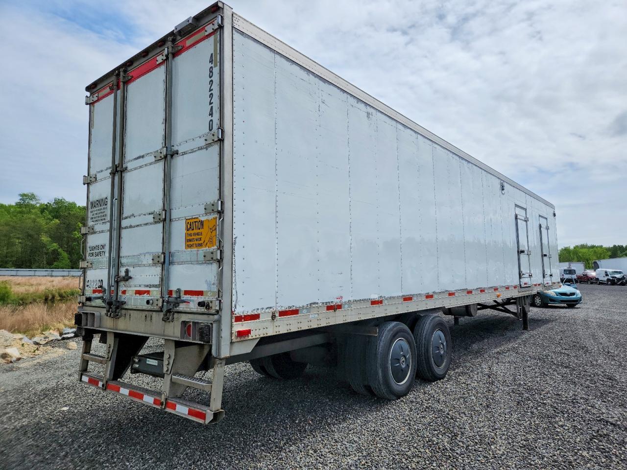 2015 UTILITY All models VIN 1UYVS2487FM408333 photo 4