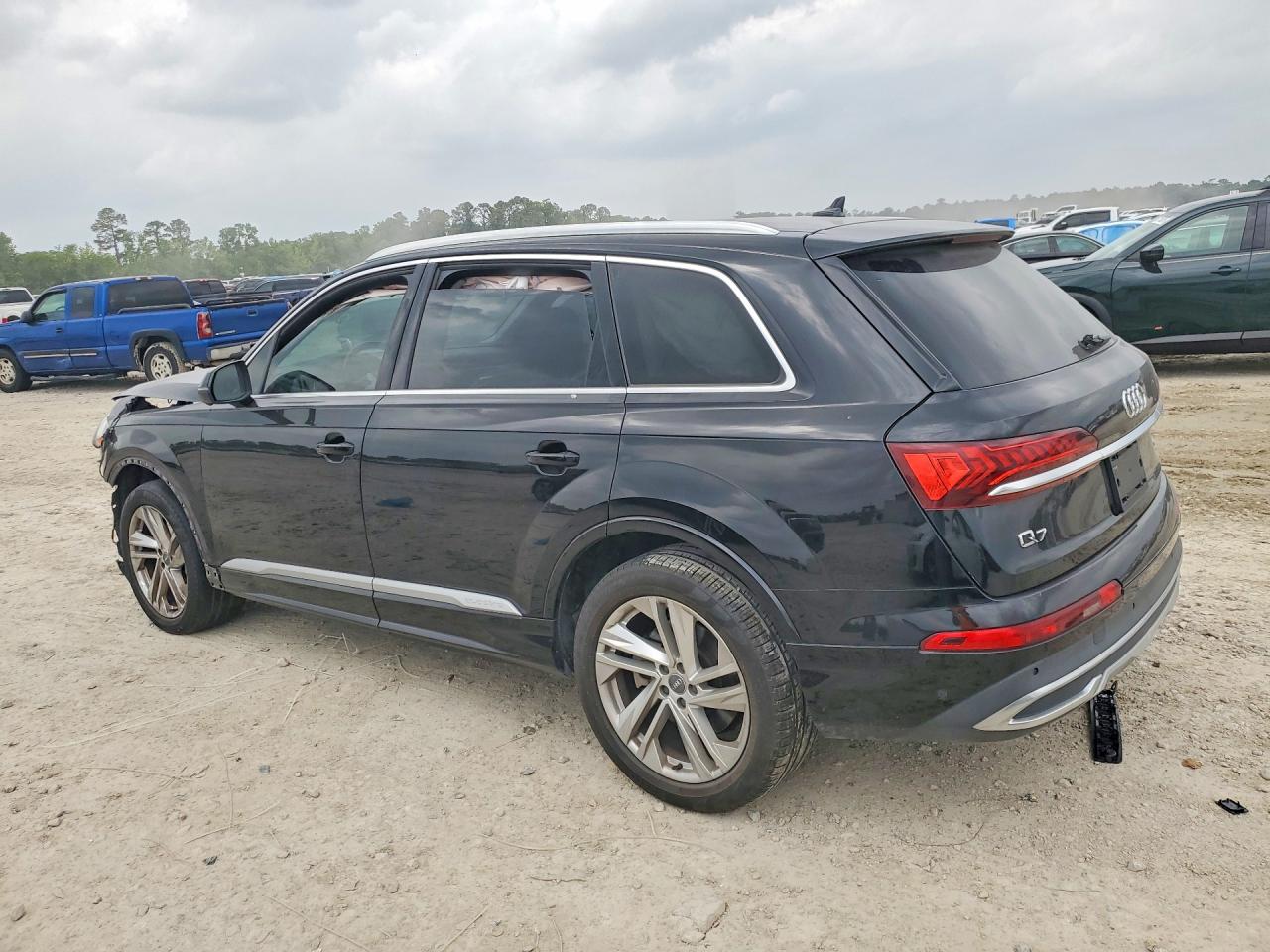2020 Audi Q7 VIN WA1LXAF79LD002663 photo 2