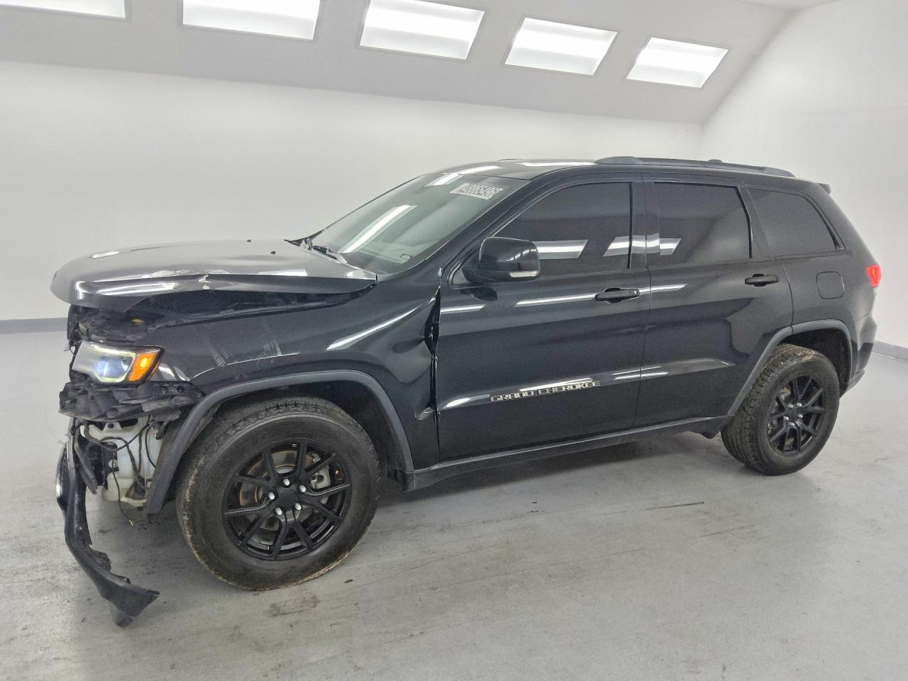2017 Jeep Grand cher VIN 1C4RJEBG5HC779305 photo 1