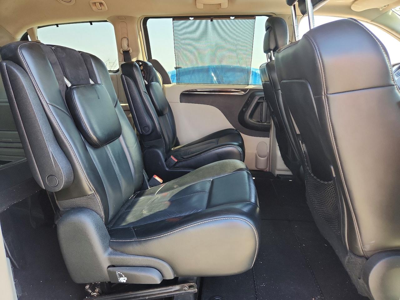 2011 Chrysler Minivan VIN 2A4RR6DG1BR610838 photo 11