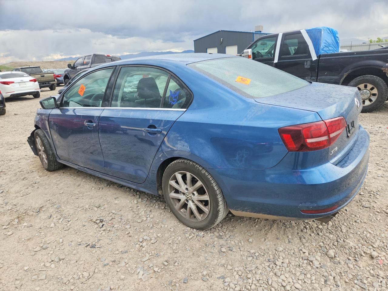 2017 Volkswagen Jetta VIN 3VW167AJ0HM224443 photo 2